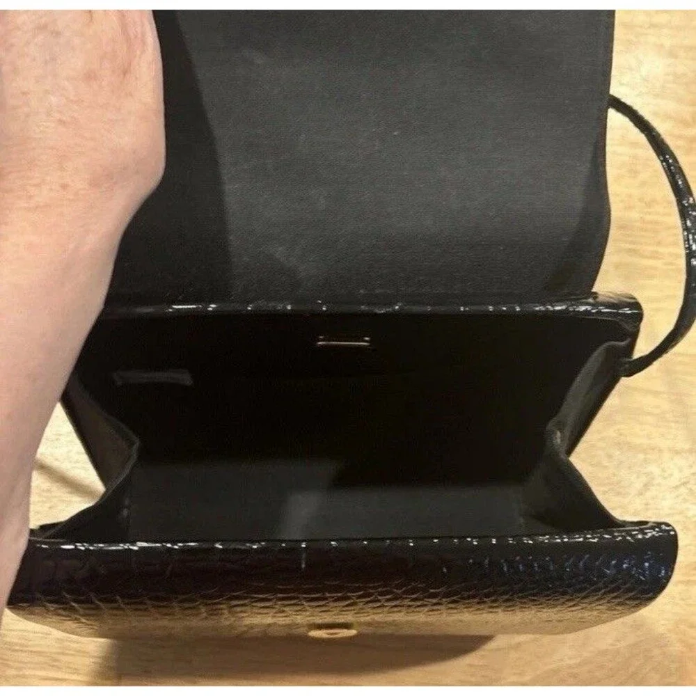 Vintage Andé Black CrocEmbossed Crossbody Bag Gold Bar Accent 80s Minimalist EUC